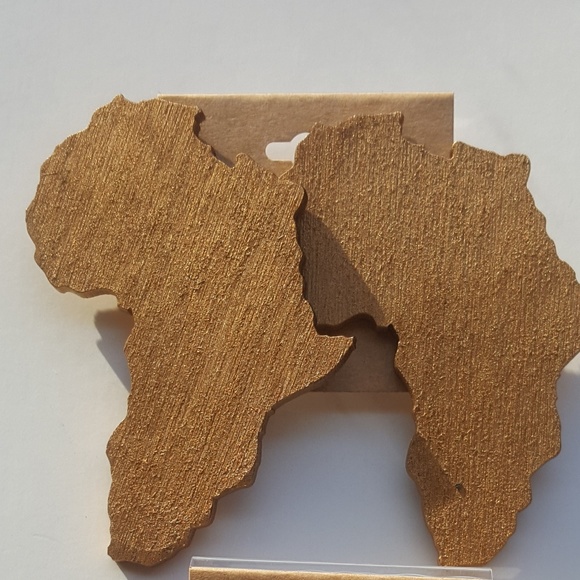 Earring - Picture 2 of 2